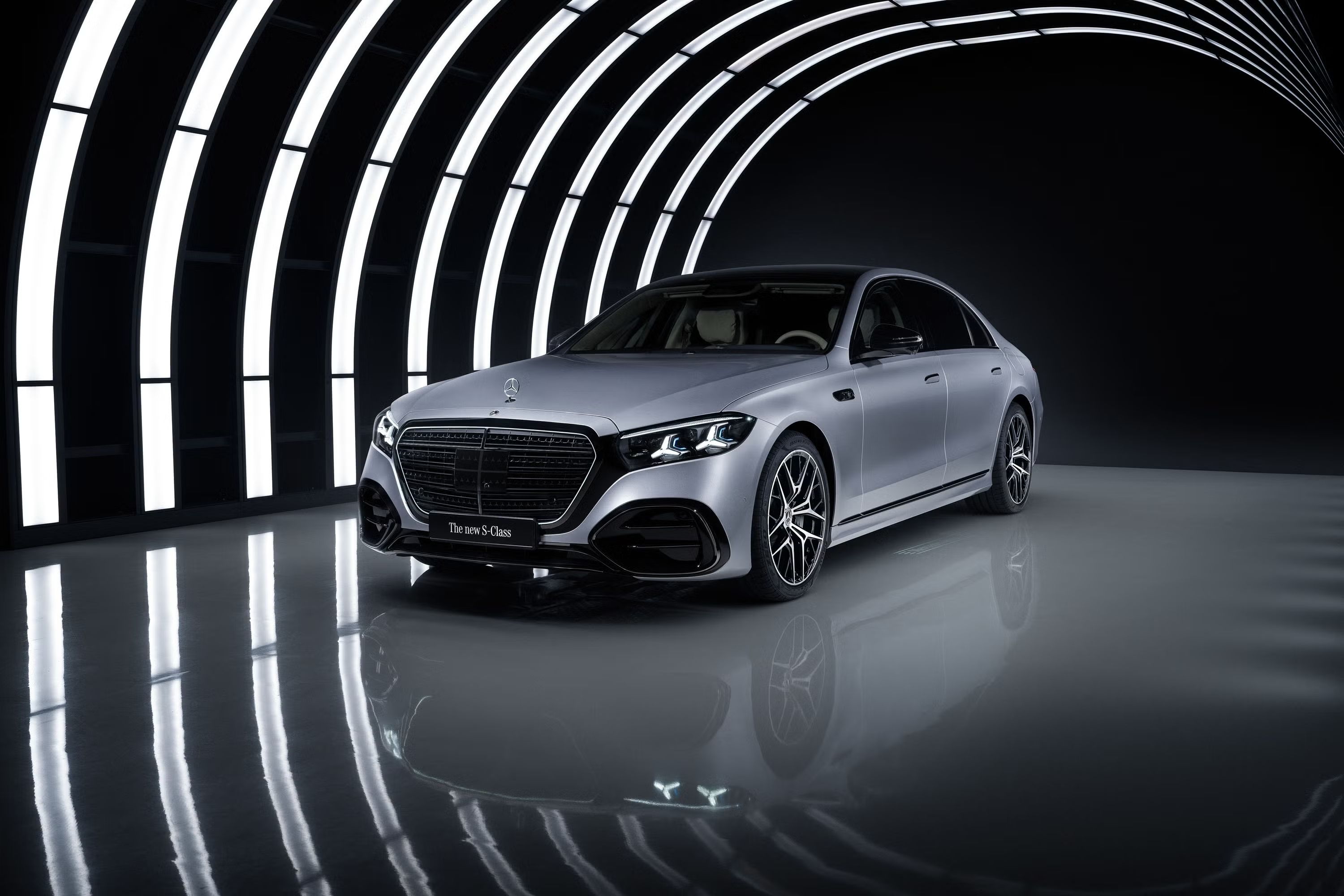 Mercedes-Benz ставит AI на комфорт в S-Class 2027 года Mercedes-Benz ставит AI на комфорт в S-Class 2027 года