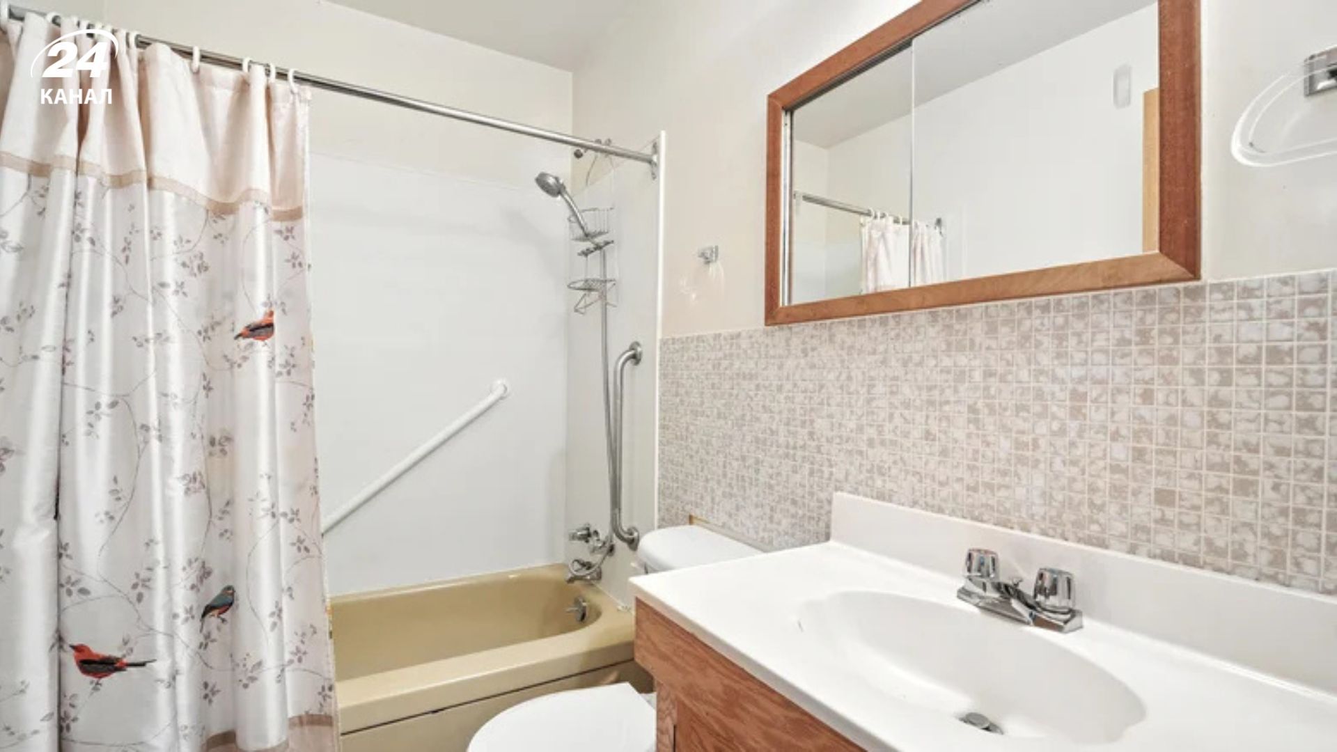 Шторки для ванної краще замінити скляними дверима Шторки для ванної краще замінити скляними дверима