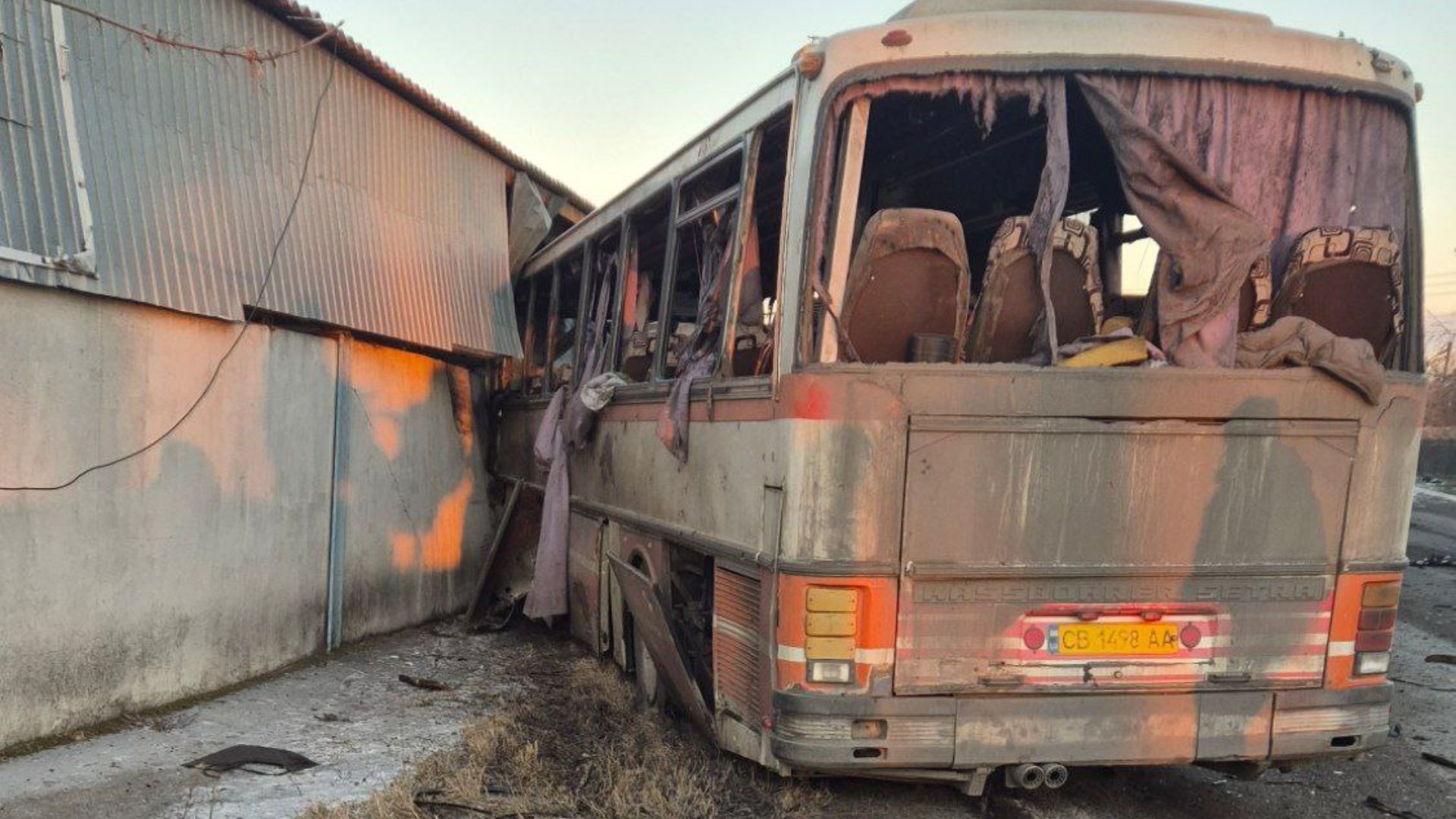 Враг ударил по автобусу на Днепропетровщине: погибли 12 человек - 24 Канал