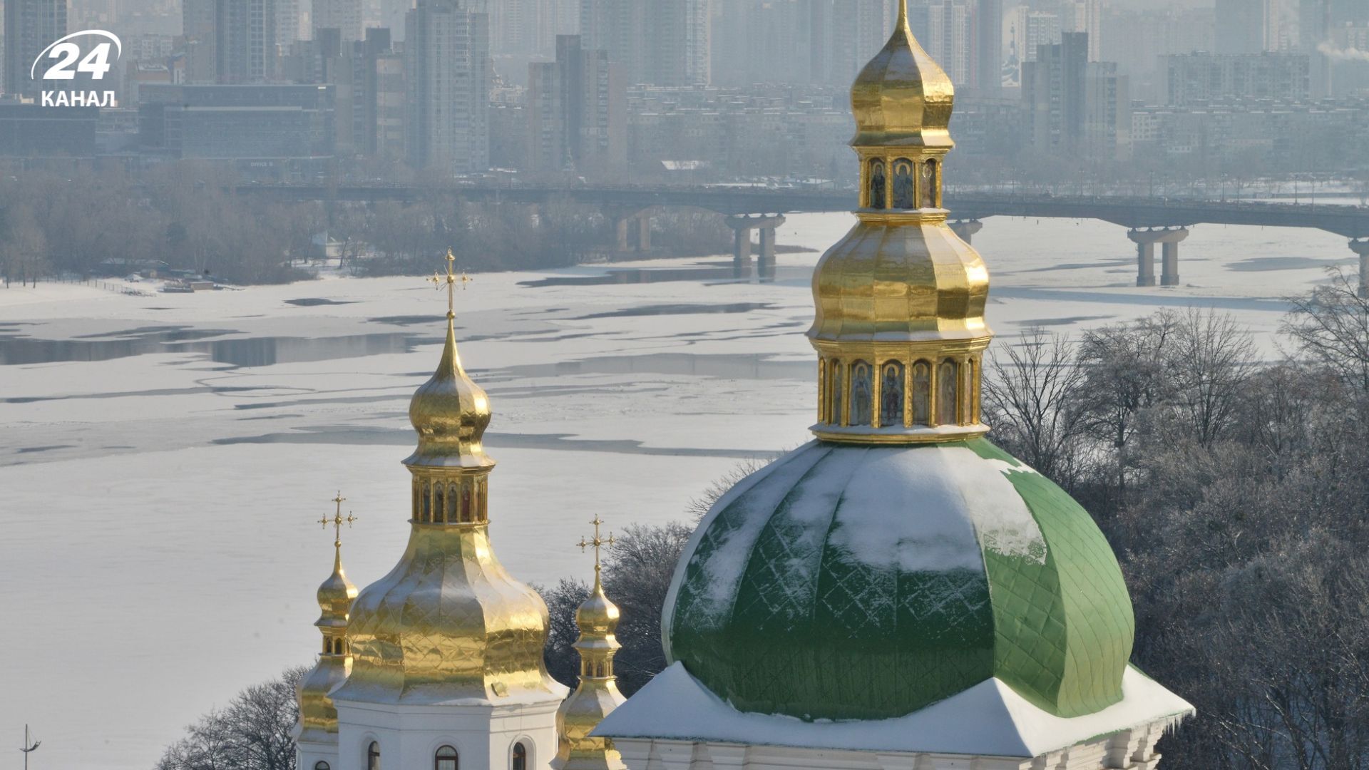 Лавра у Києві тимчасово зачинена для відвідувачів Лавра у Києві тимчасово зачинена для відвідувачів
