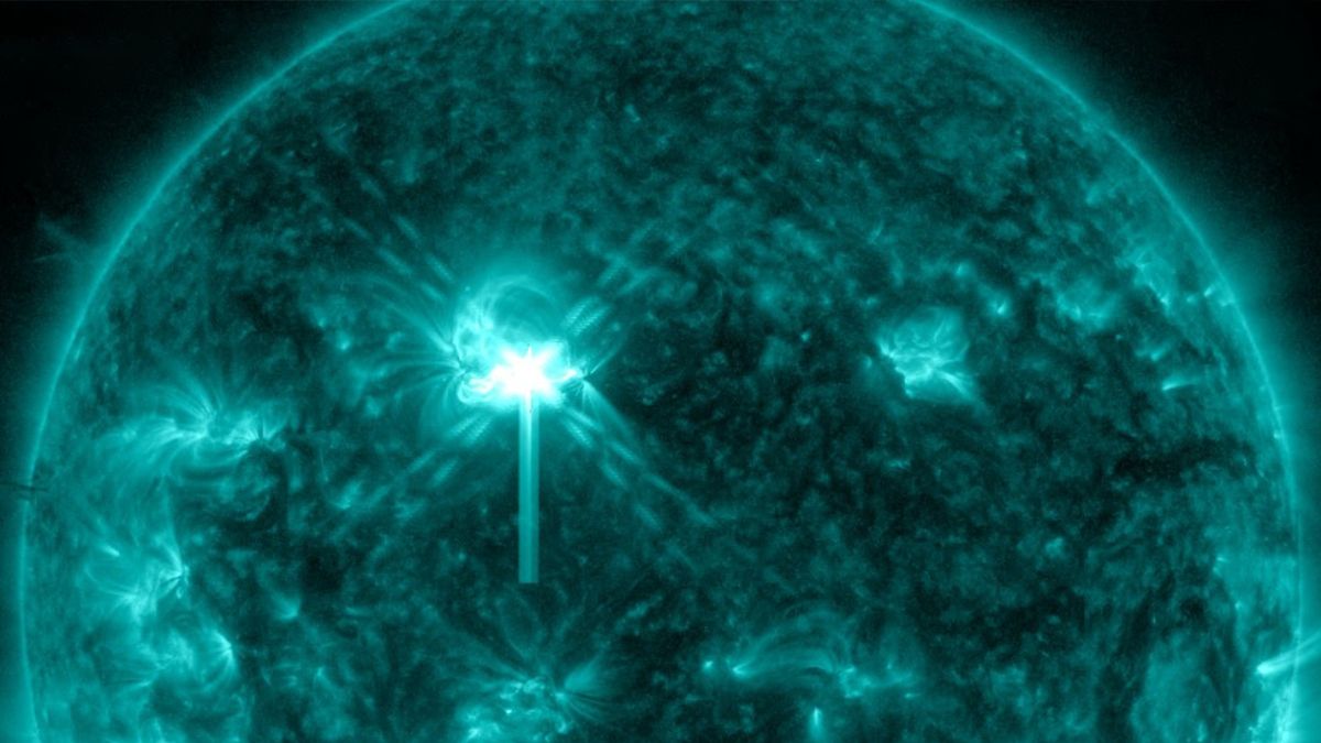 Сонячні спалахи класу X знову з'явилися на нашій зорі – чи були корональні викиди