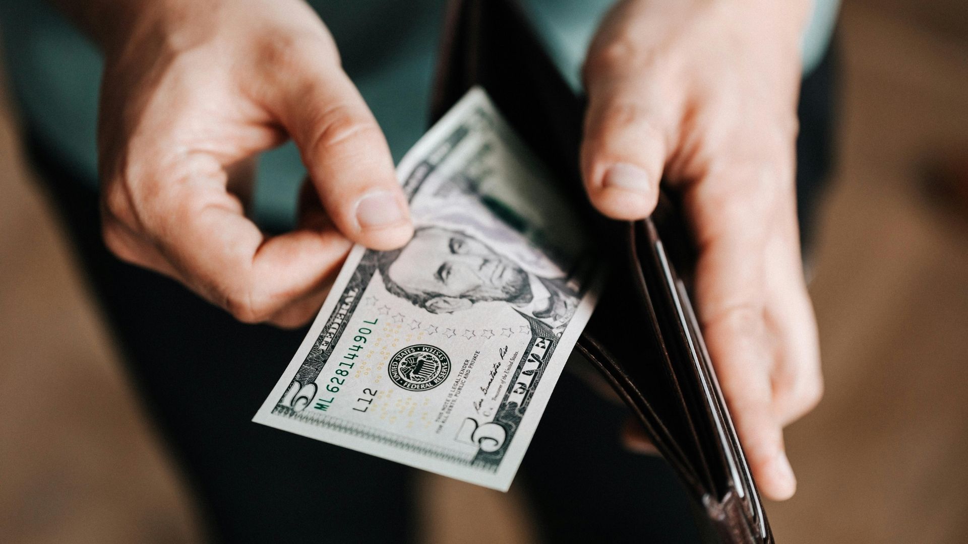 Яким буде курс долара та євро 6 лютого 2026 року