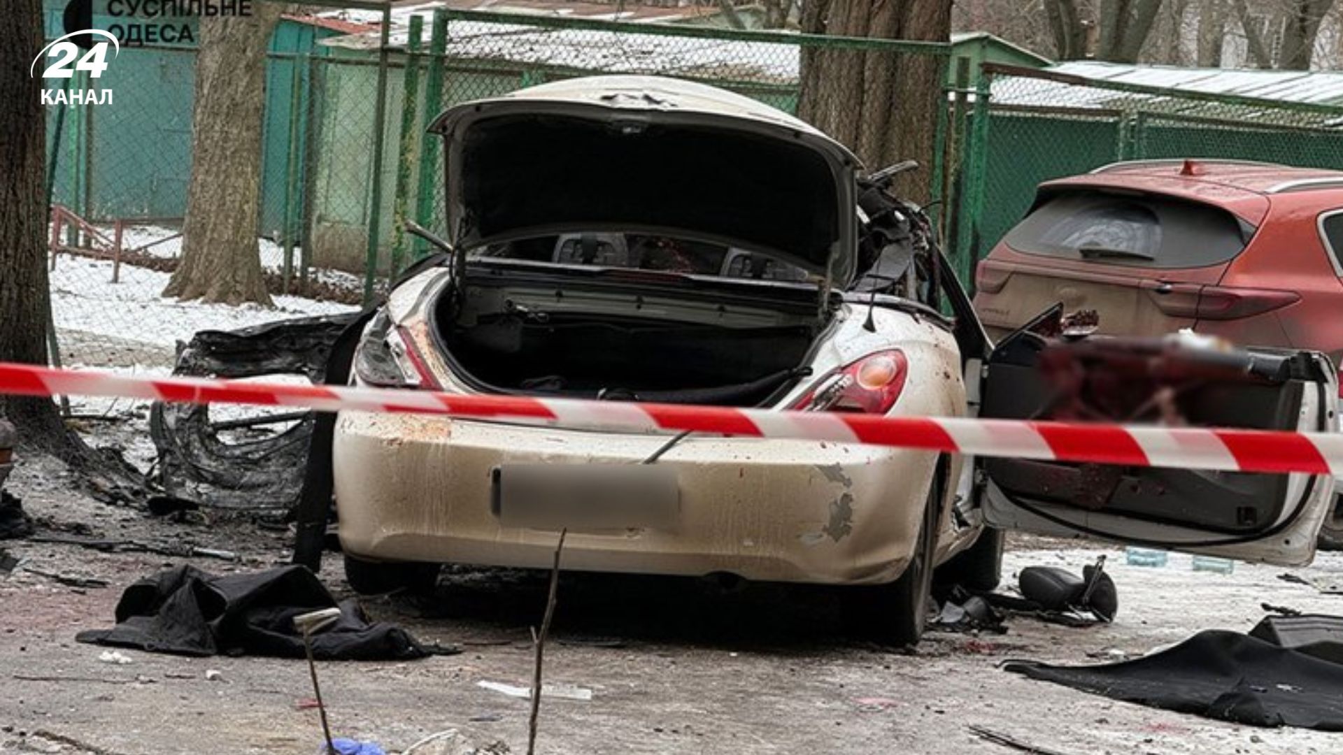 В Одессе взорвали автомобиль с водителем