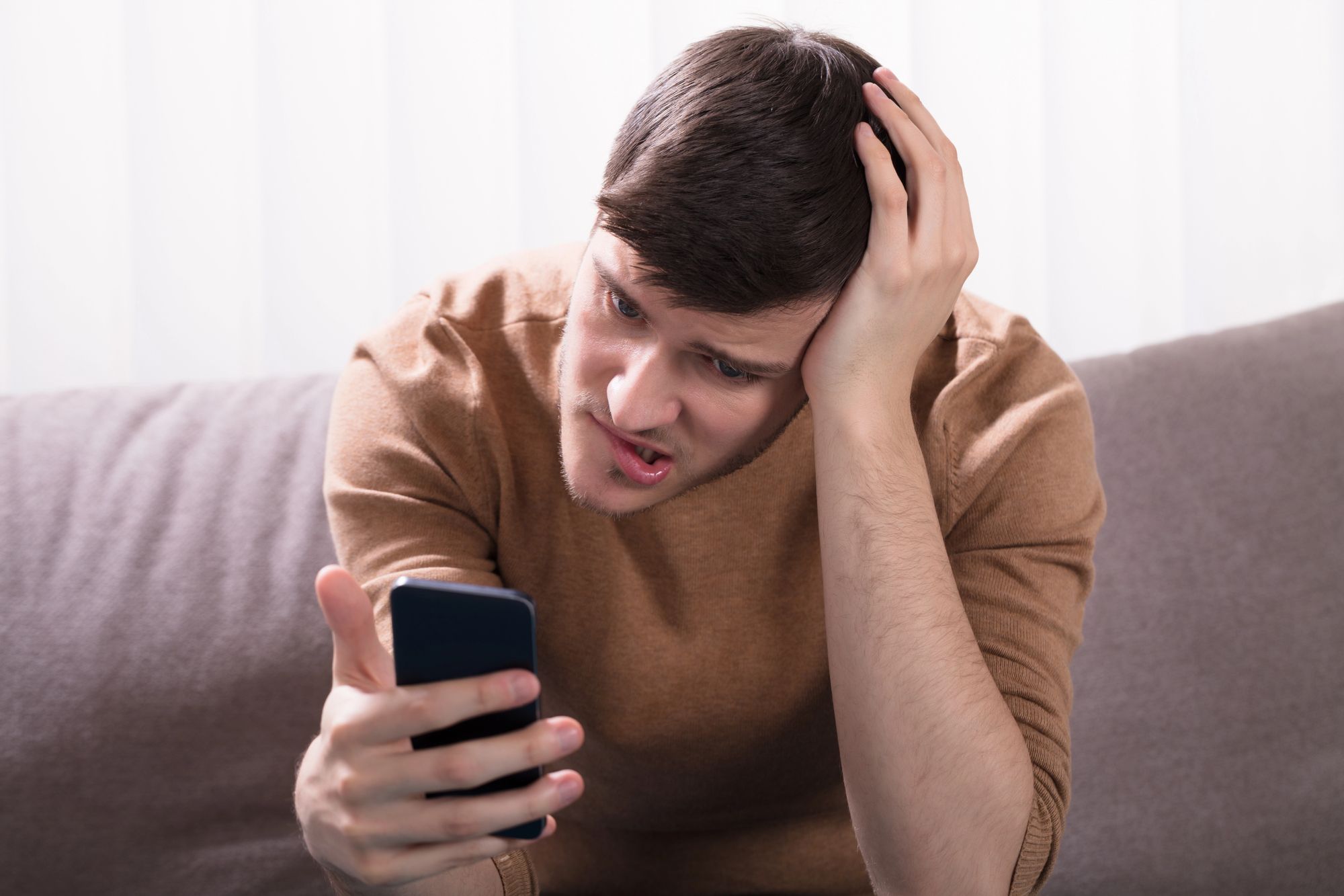 Украинцам советуют срочно почистить смартфоны от чувствительной информации Украинцам советуют срочно почистить смартфоны от чувствительной информации