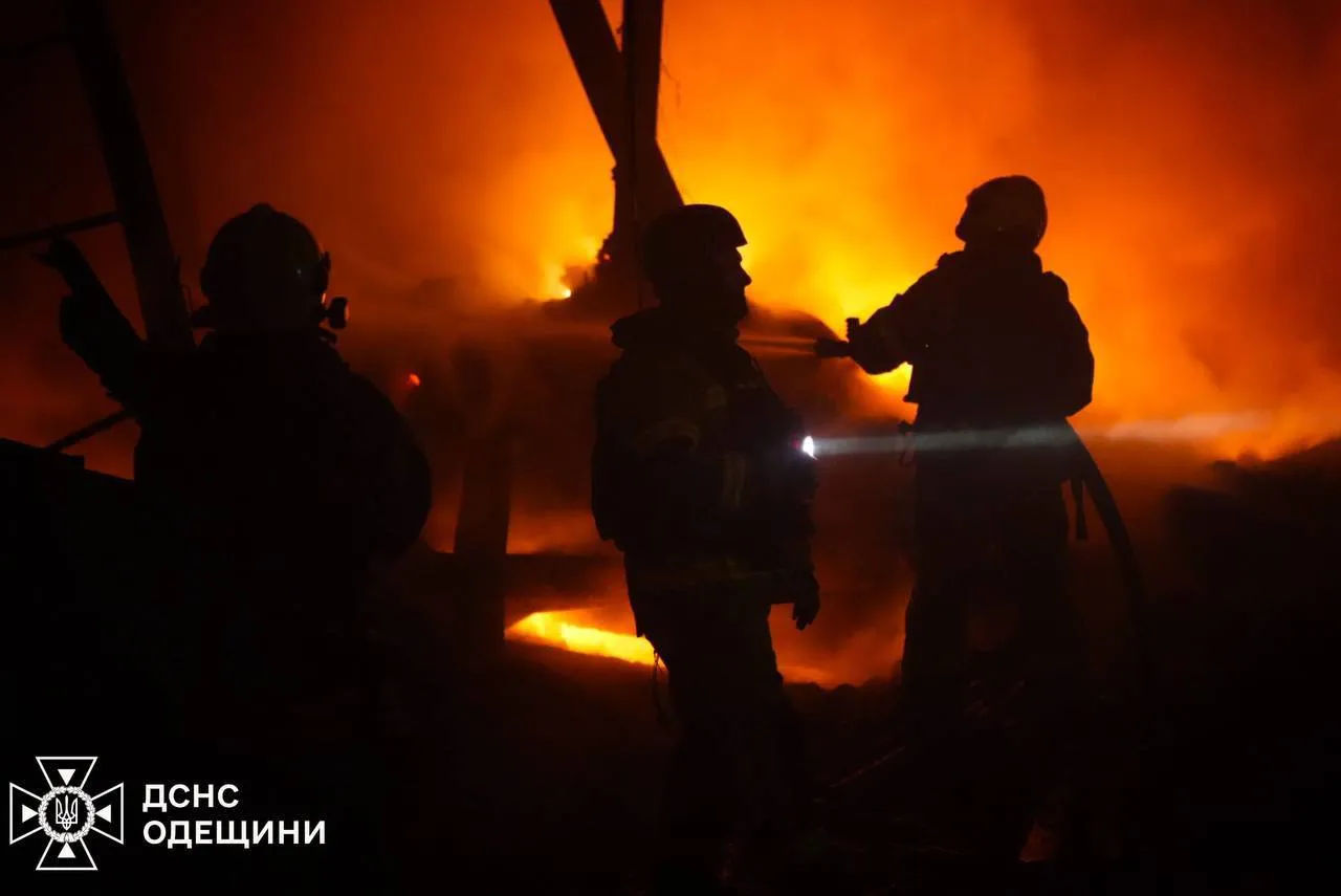 В Одессе ликвидировали пожар В Одессе ликвидировали пожар
