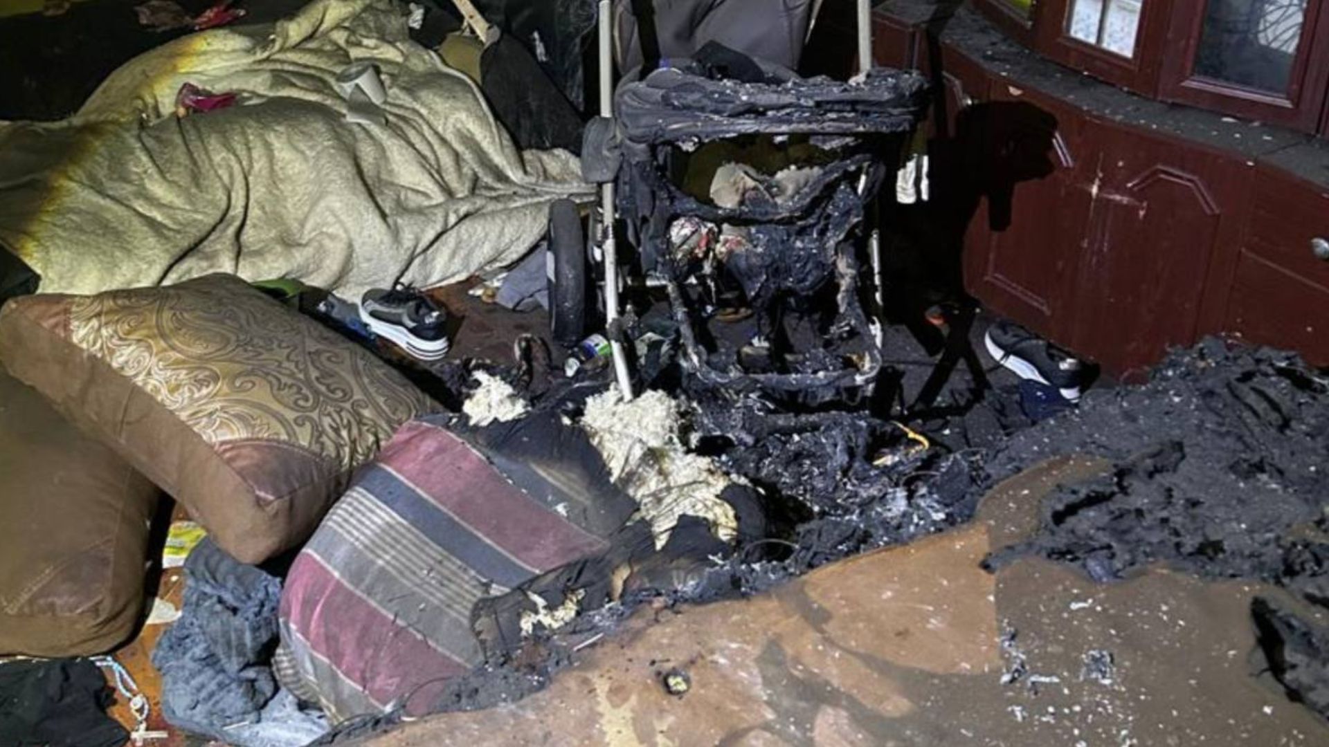 Тіла трьох маленьких дітей знайшли в будинку на Львівщині: отруїлися чадним газом - Львів