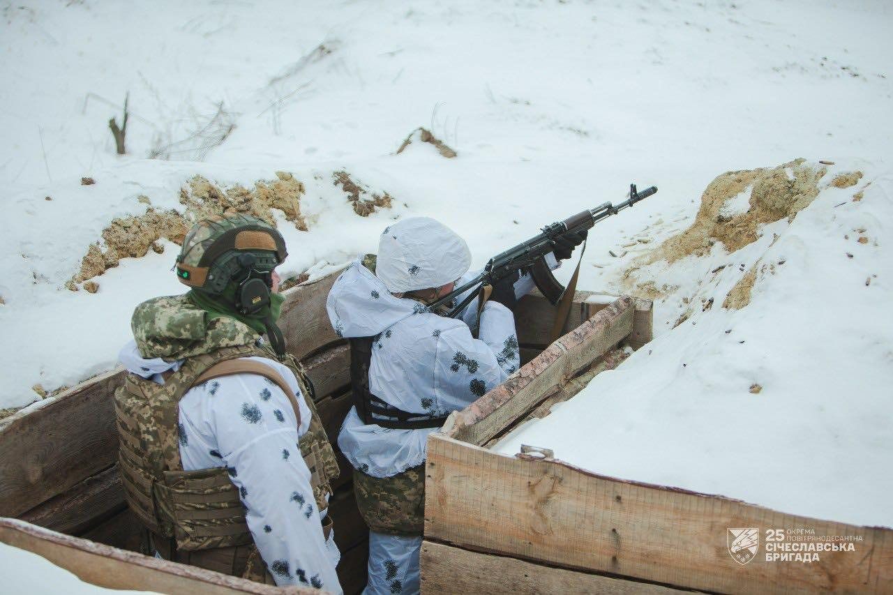 Защитники удерживают позиции возле Лимана