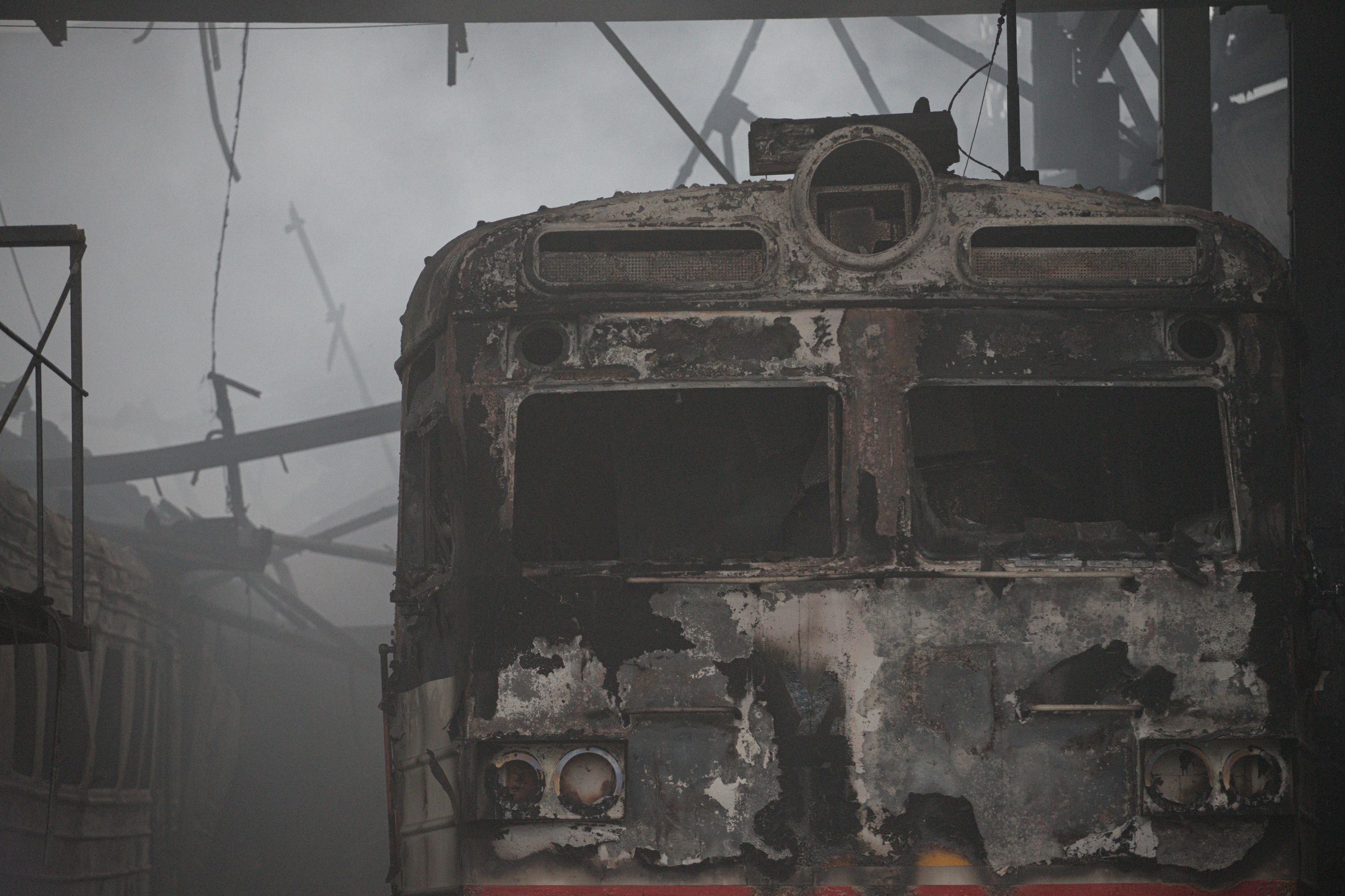 Россия обстреляла железную дорогу в Сумской области