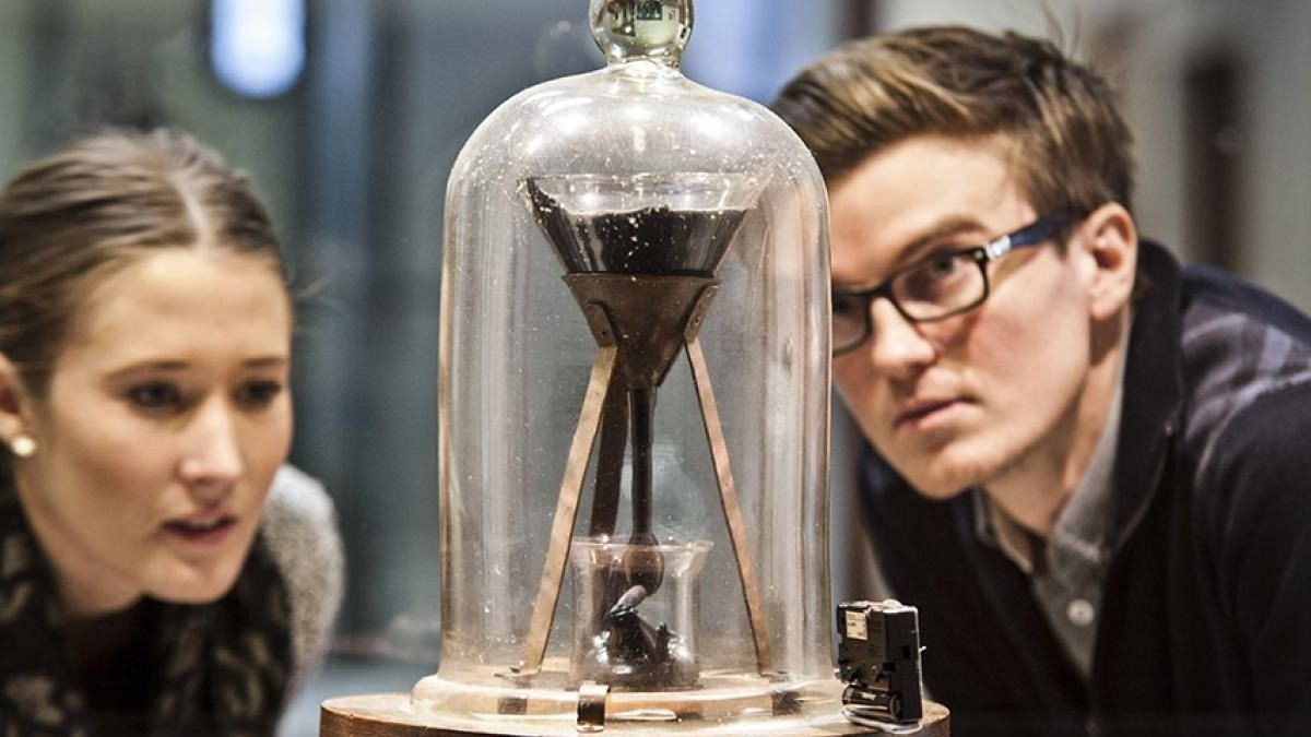 Найдовший науковий експеримент у світі зі смолою триває майже 100 років