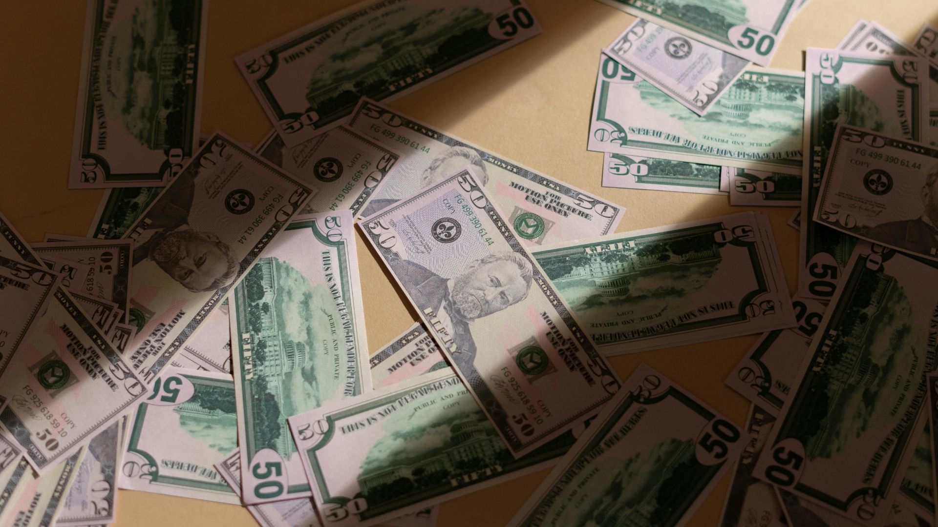 Який курс валют в Україні 9 лютого 2026 року