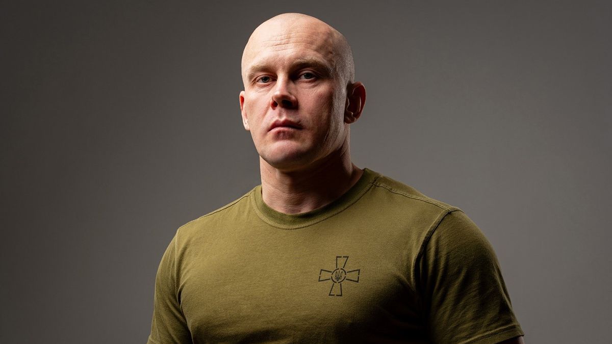 Командир 225 ОШП, Герой України Олег Ширяєв