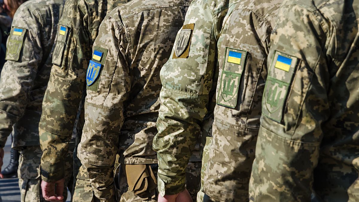 Николаенко рассказала о проблемах с закупками грелок на фронт