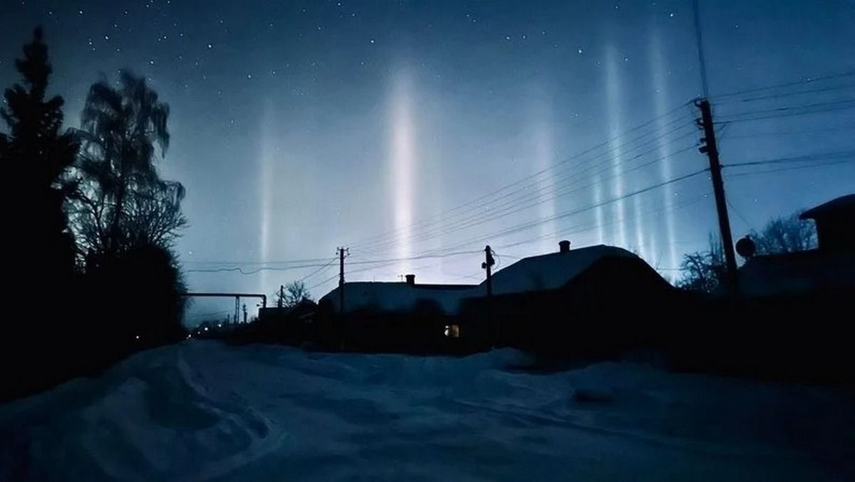 Световые столбы над Тернопольщиной и Львовщиной – как возникает редкое явление