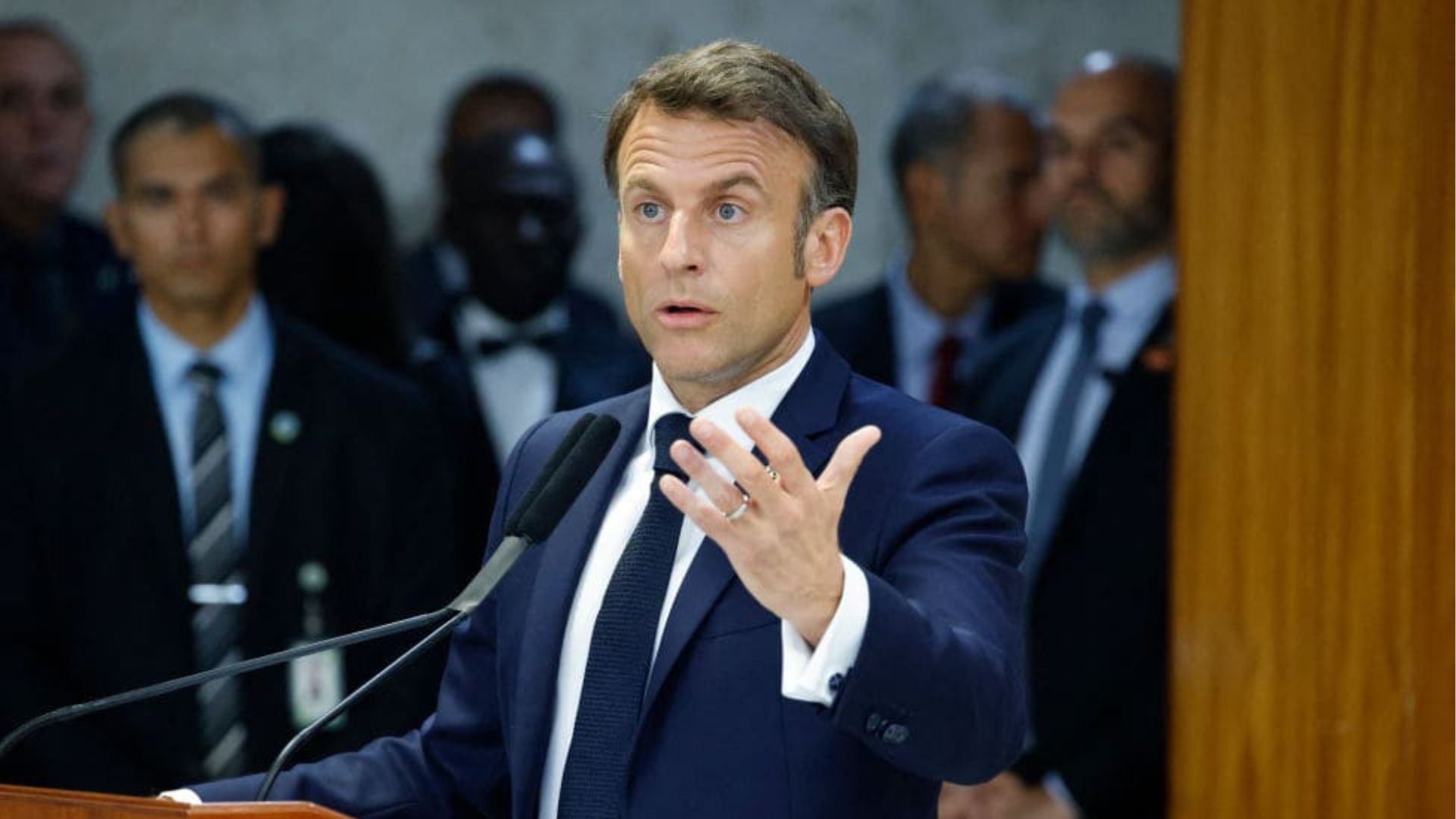Макрон сообщил о восстановлении связей с Россией Макрон сообщил о восстановлении связей с Россией