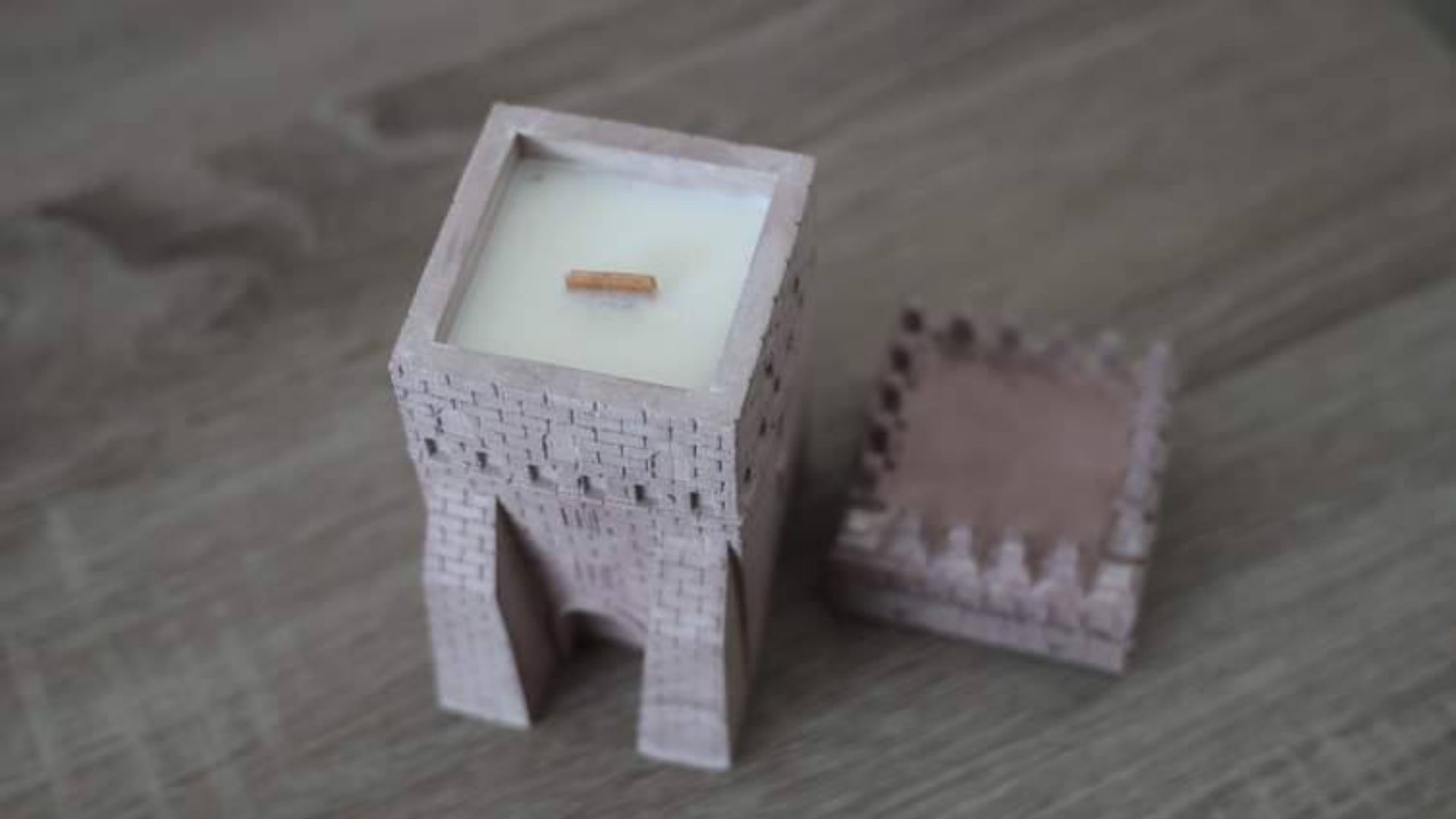 Луцкая мэрия купила аромасвечи по 550 гривен