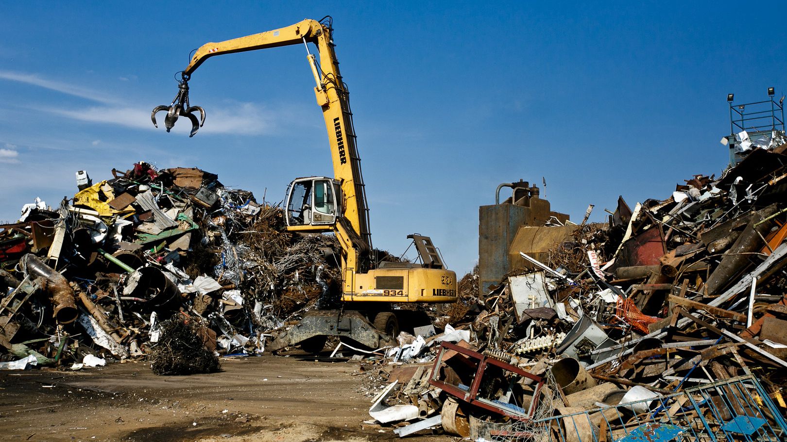 Политолог назвал последствия от возвращения теневых схем в экспорт металлолома Политолог назвал последствия от возвращения теневых схем в экспорт металлолома