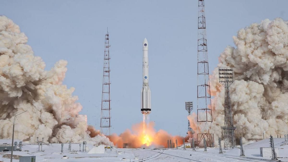 Запуск російської ракети Протон-М з Байконура вивів кліматичний супутник на орбіту Запуск російської ракети Протон-М з Байконура вивів кліматичний супутник на орбіту