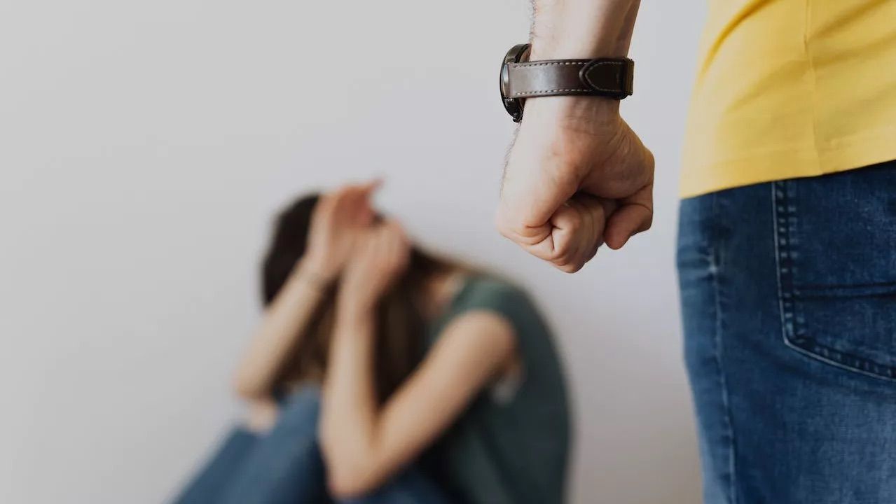 Что известно об издевательствах над 2 несовершеннолетними девушками на Полтавщине Что известно об издевательствах над 2 несовершеннолетними девушками на Полтавщине