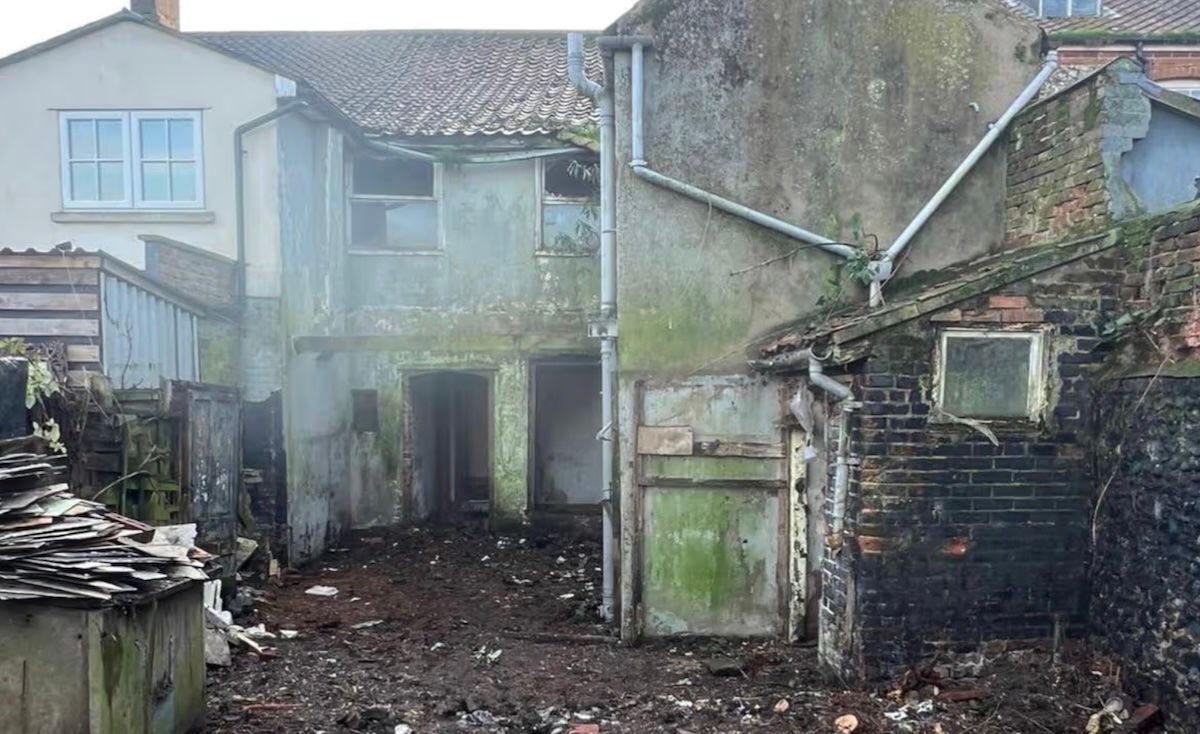 Заброшенный дом приходил в упадок 15 лет, но его тайну раскрыли Заброшенный дом приходил в упадок 15 лет, но его тайну раскрыли