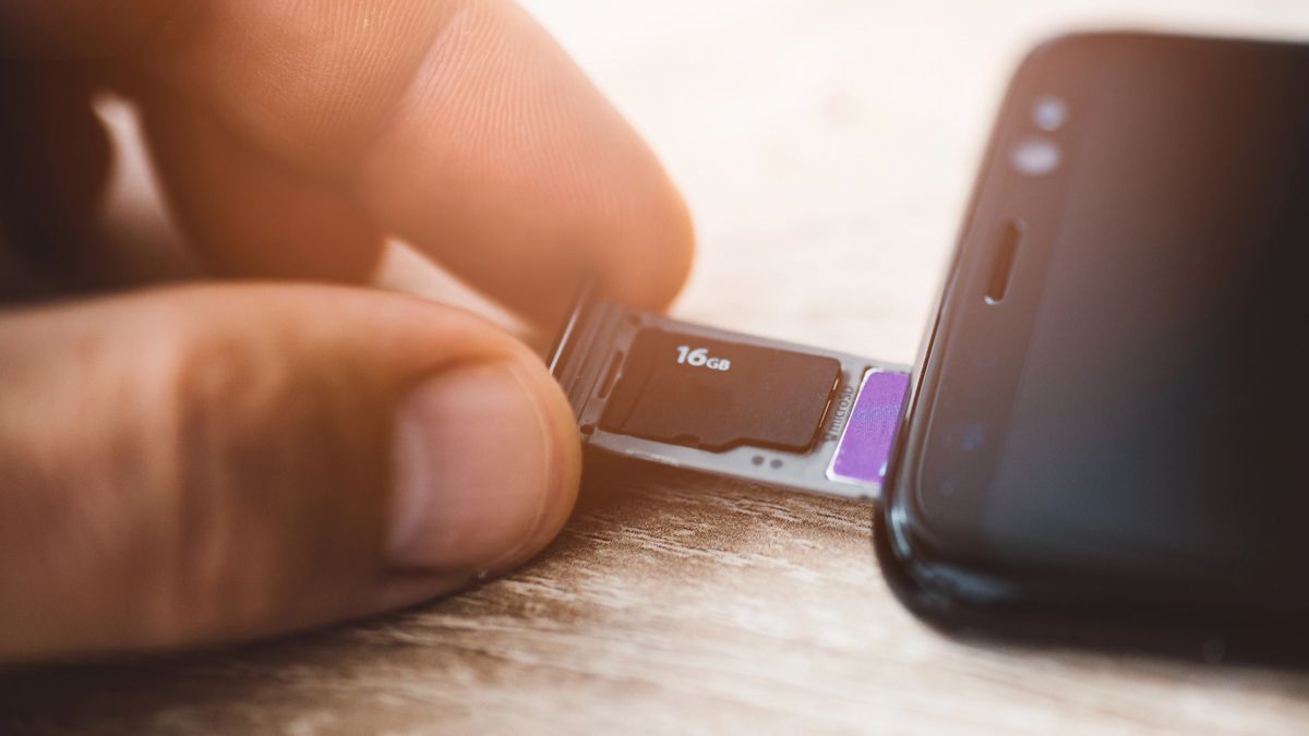 Android смартфоны со слотом microSD в 2026 году – 5 актуальных моделей Android смартфоны со слотом microSD в 2026 году – 5 актуальных моделей