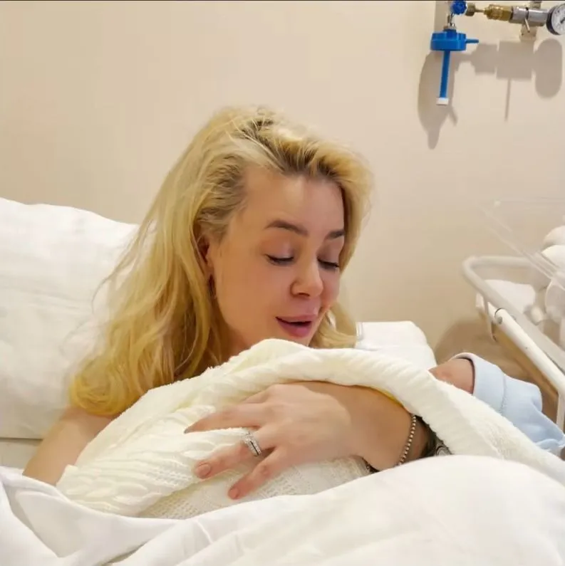 Аліна Гросу з сином 