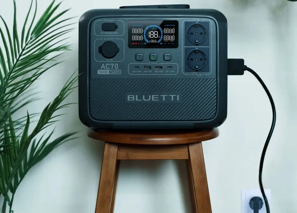 Bluetti AC70