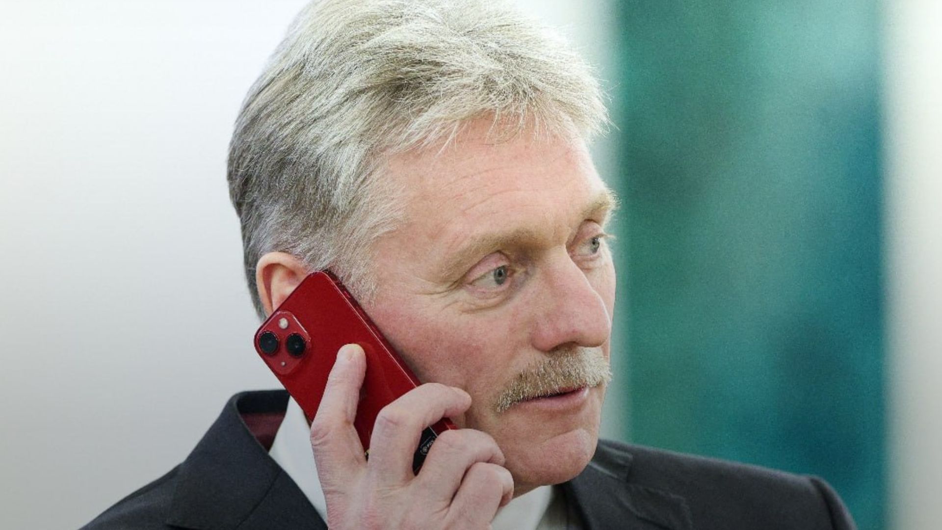 Мирные переговоры в Женеве - Песков противоречит Мединскому