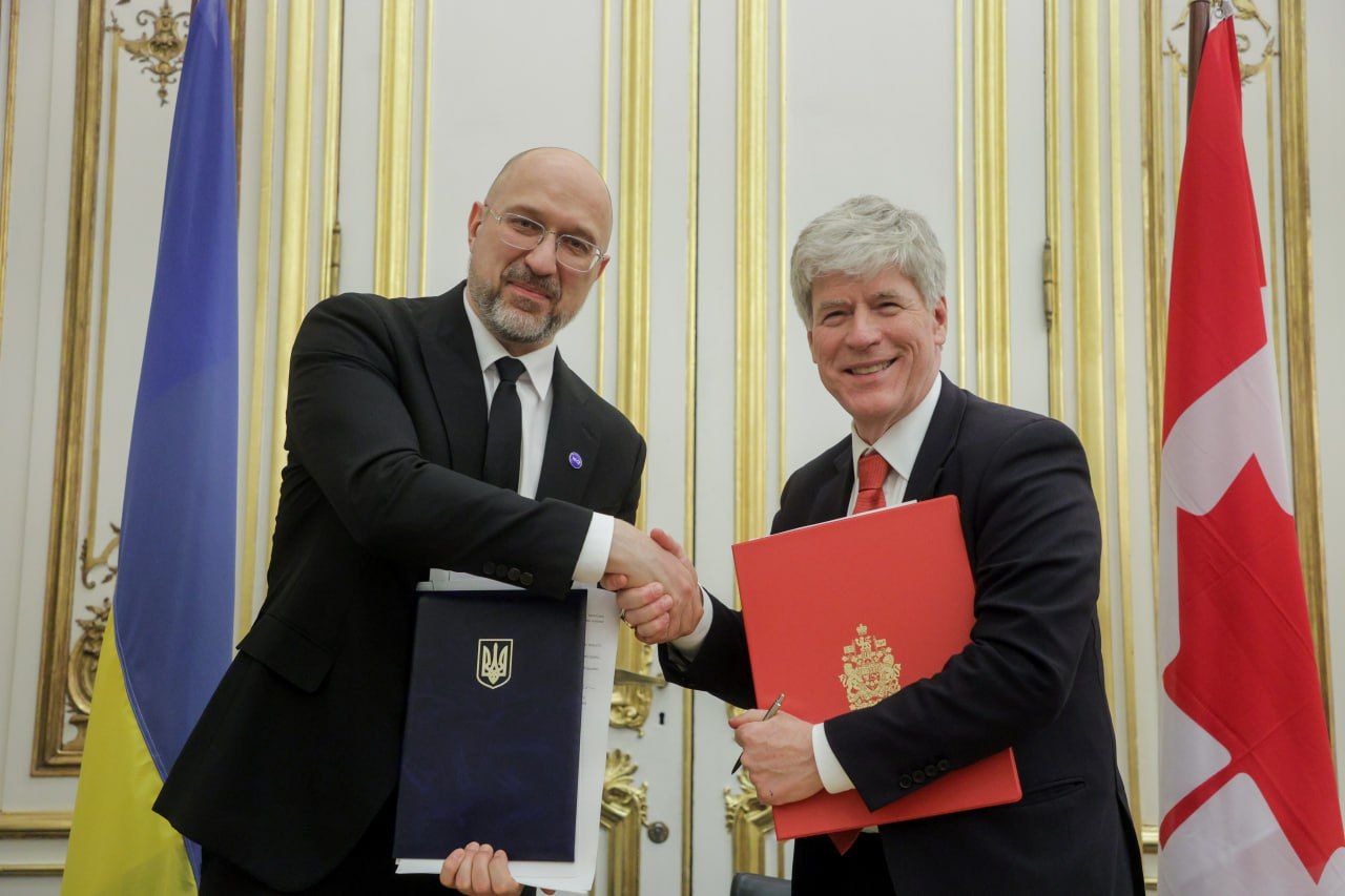Сотрудничество между Канадой и Украиной