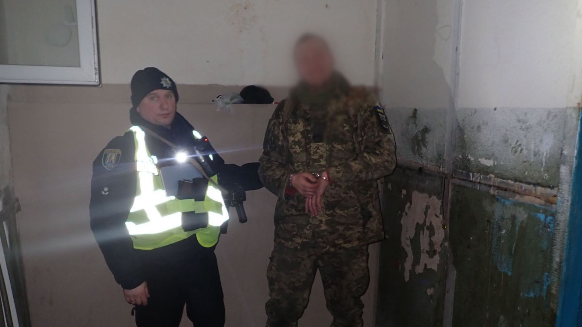 В Киеве военный в СЗЧ напал с ножом на двух людей - Киев