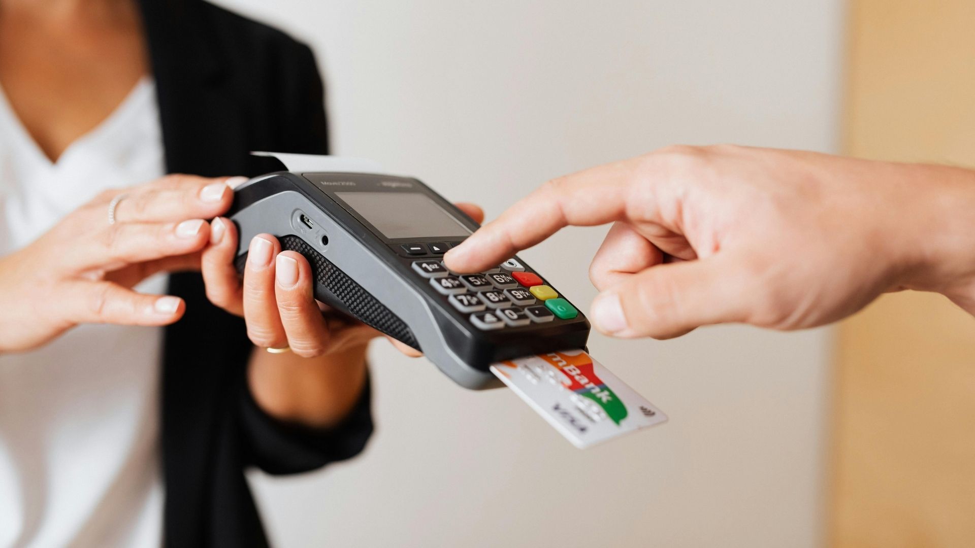 Уряд запускає єЧек