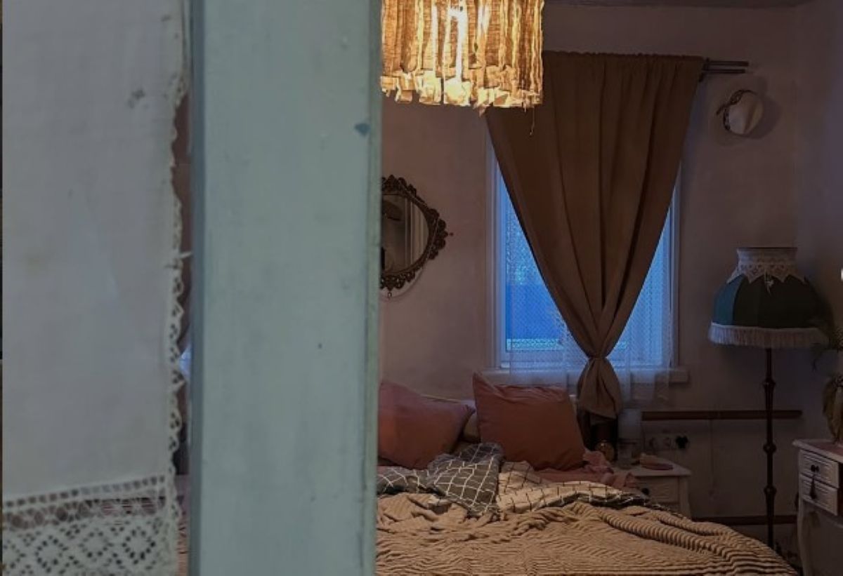 Українка купила хату у селі і зробила там ремонт Українка купила хату у селі і зробила там ремонт