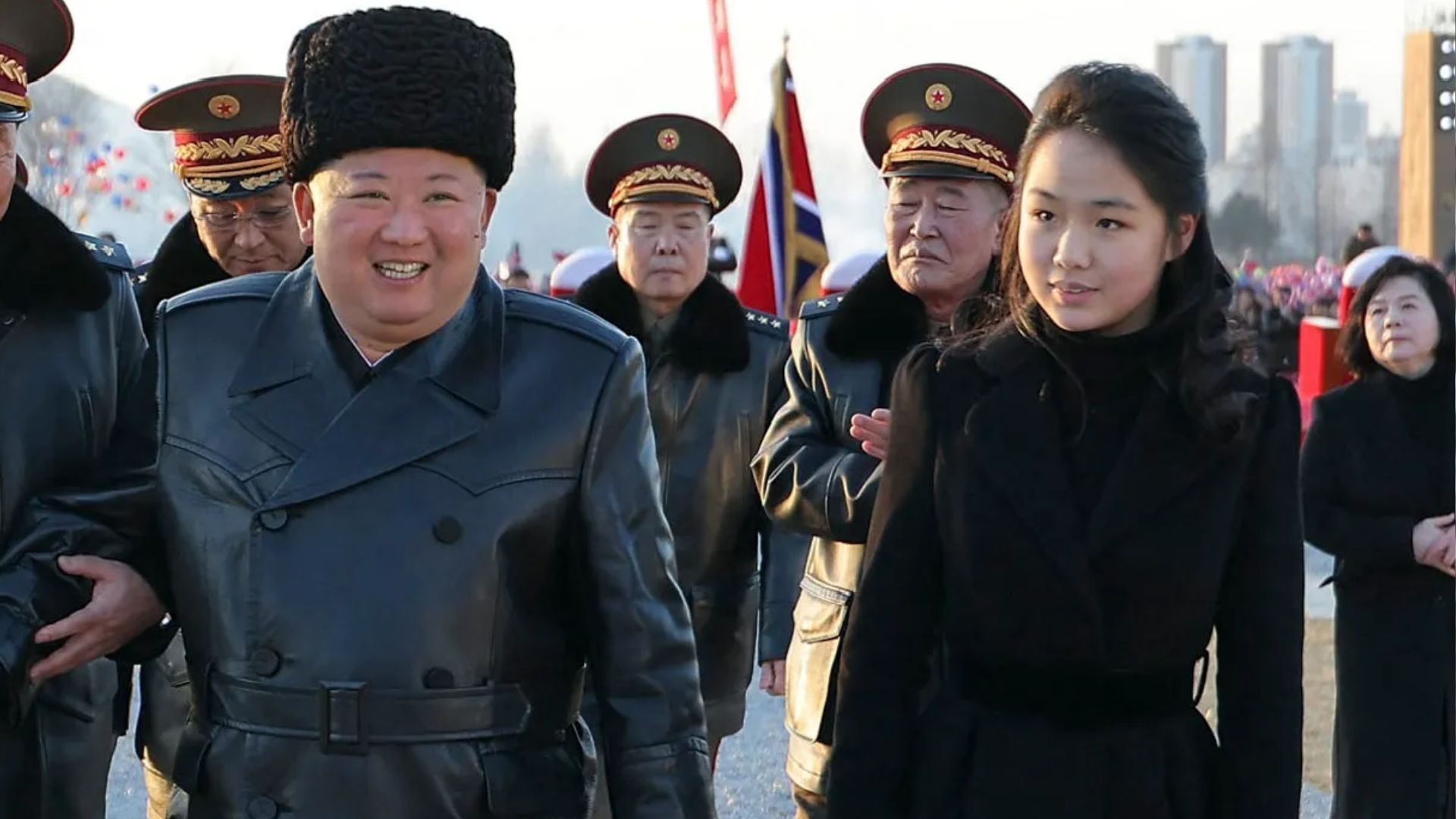 Кім Чен Ин біля своєї доньки Джу Е