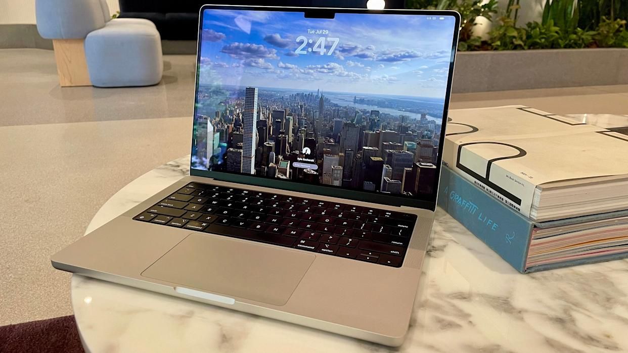 Перший сенсорний Mac від Apple вийде вже цього року