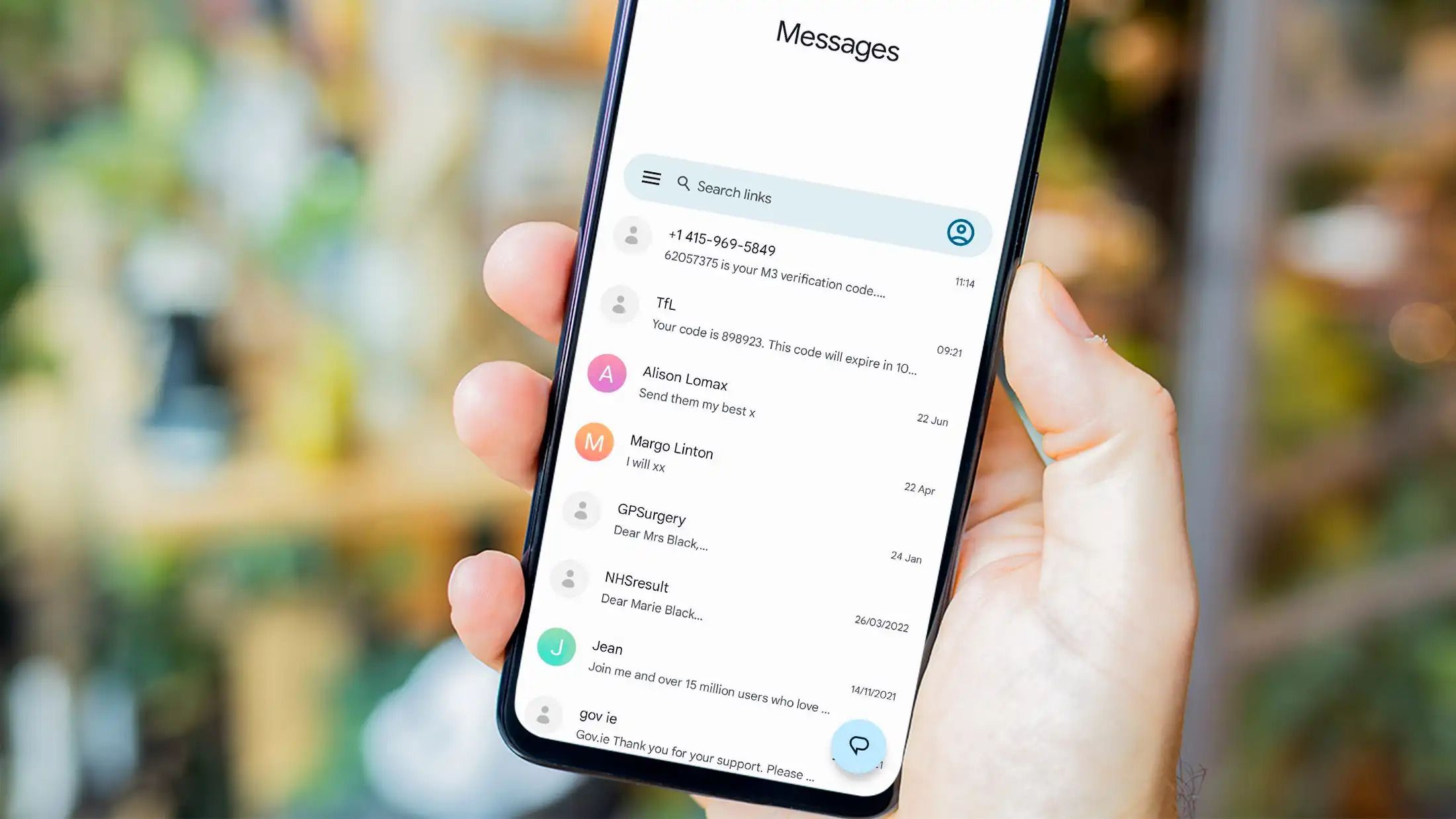 Новая кнопка в Google Messages превращает фото в мемы