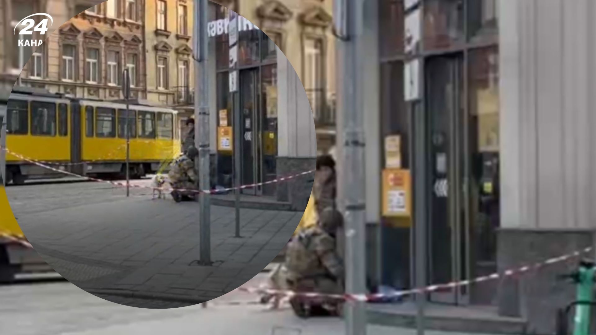 Поліція отримала повідомлення про підозрілий предмет біля ТЦ Магнус Поліція отримала повідомлення про підозрілий предмет біля ТЦ Магнус