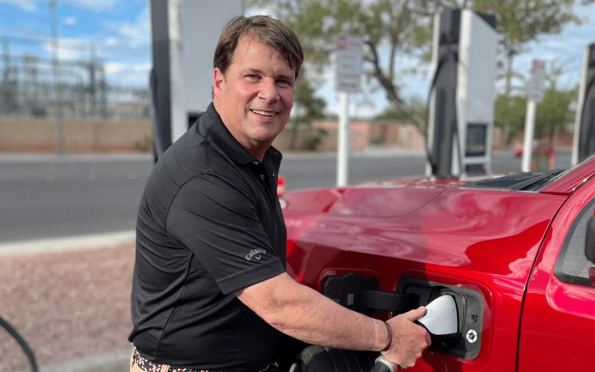 Розбір Model 3 і Xiaomi SU7 змусив Ford створити новий підрозділ