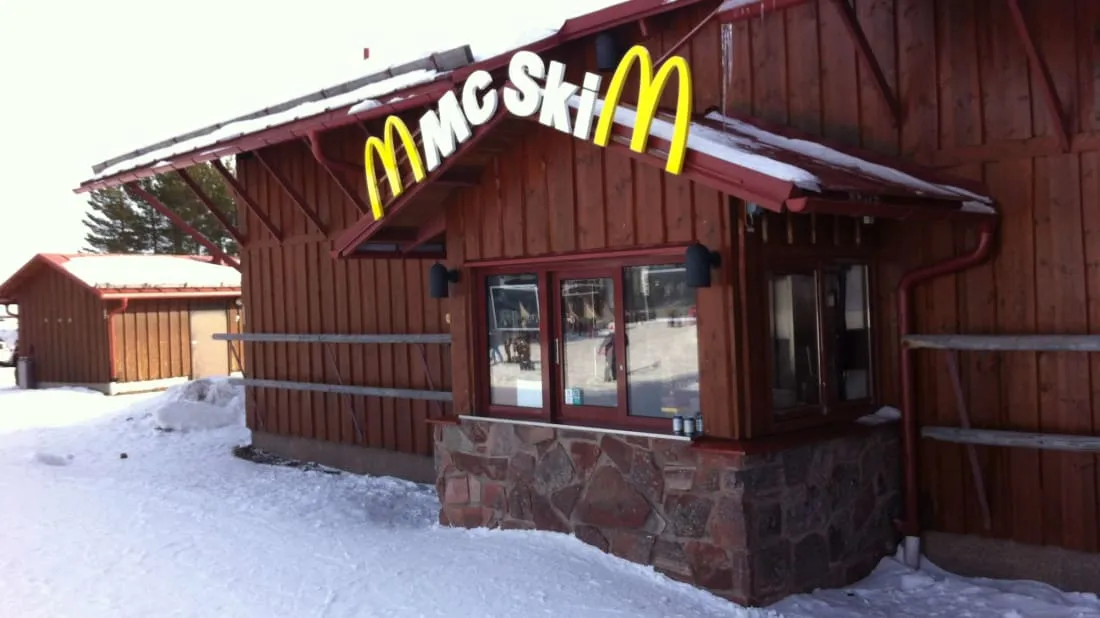 МакДональдс у шведському курорті / фото Mental Floss