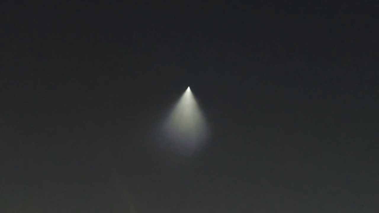 Ракету Fattah-2 могли запустить в Иране - видео Ракету Fattah-2 могли запустить в Иране - видео