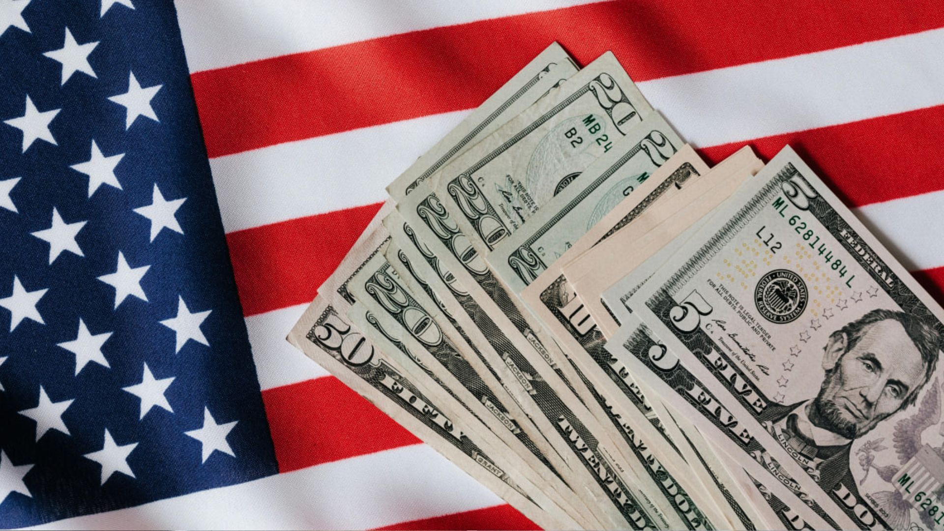 Каким будет курс доллара и евро 4 марта 2026 года