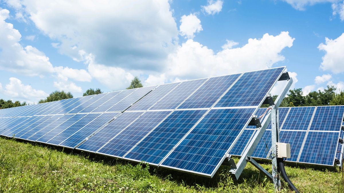 Сонячні панелі вдома – як правильно розгорнути їх до світла