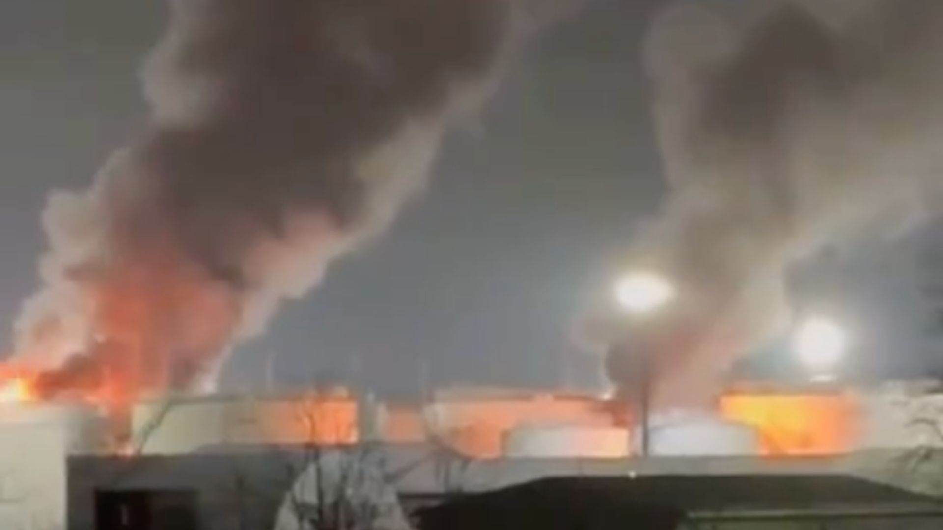 У Росії дрони атакували нафтобазу