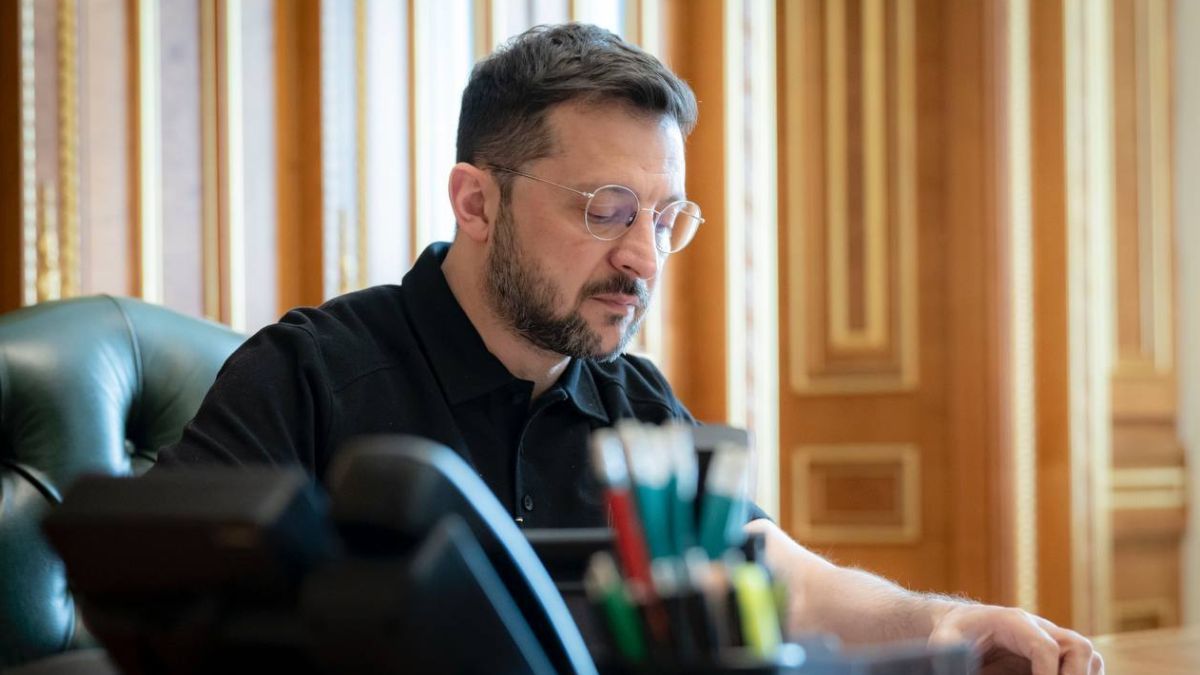 Зеленський підписав закон про рік відстрочки тим, хто уклав «Контракт 18-25» - 24 Канал Зеленський підписав закон про рік відстрочки тим, хто уклав «Контракт 18-25» - 24 Канал