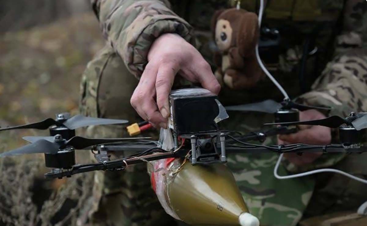 Російський дрон-ждун на оптоволокні Російський дрон-ждун на оптоволокні