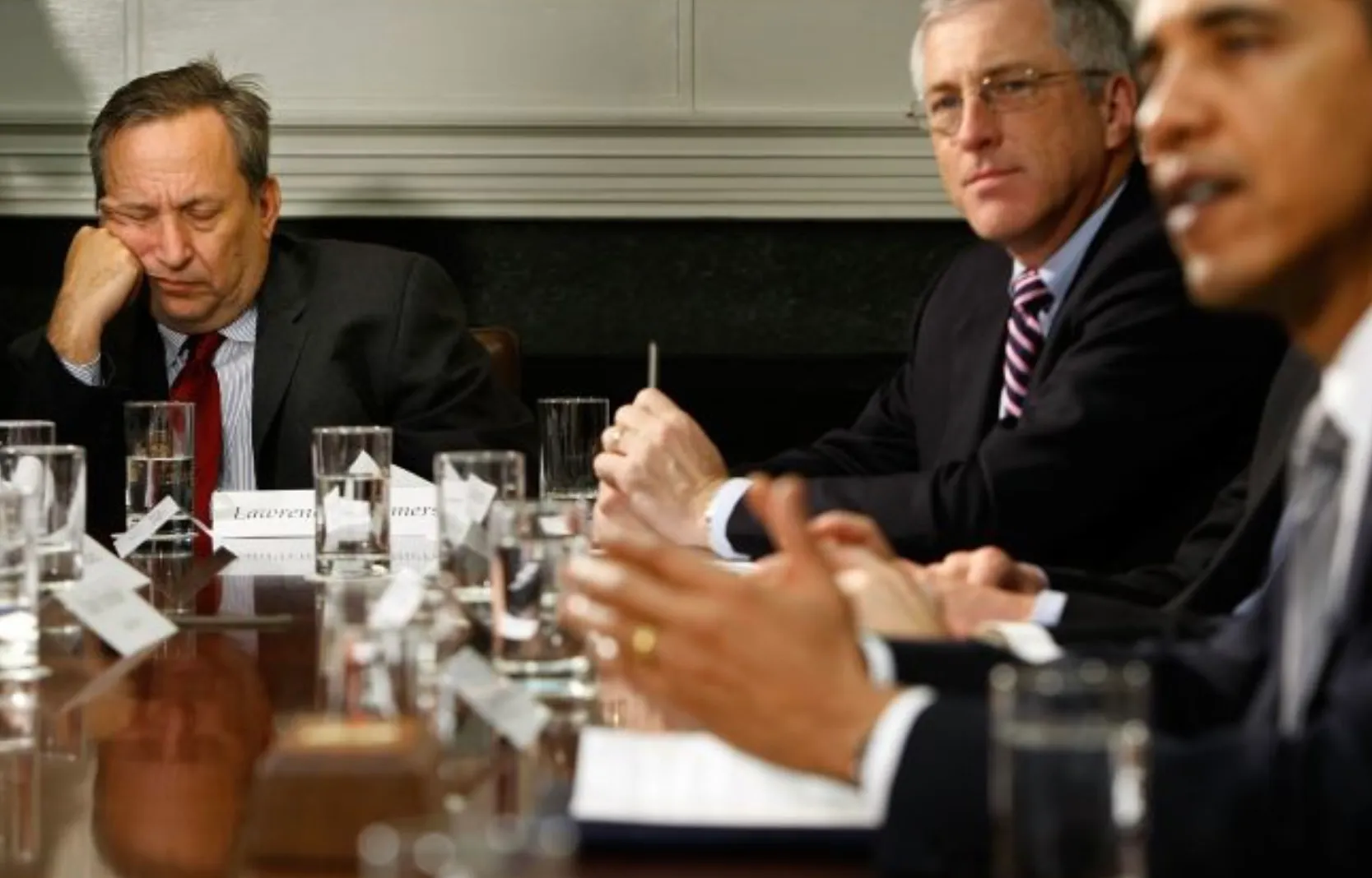 Економічний радник Обами Ларрі Саммерс під час цієї прес-конференції в квітні 2009 року в Білому домі / фото CNN