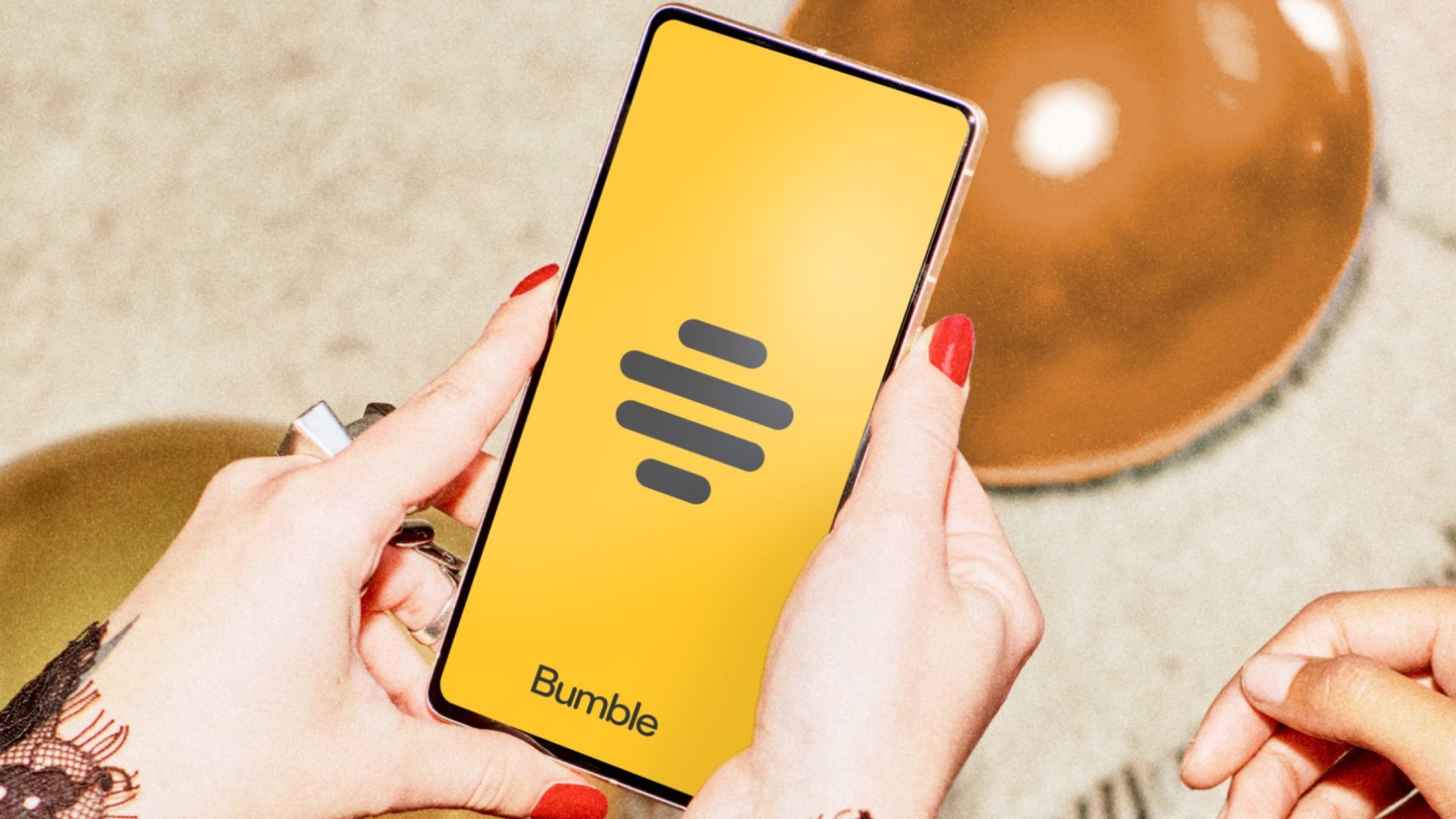 Новий асистент Bee у Bumble змінить правила онлайн-знайомств