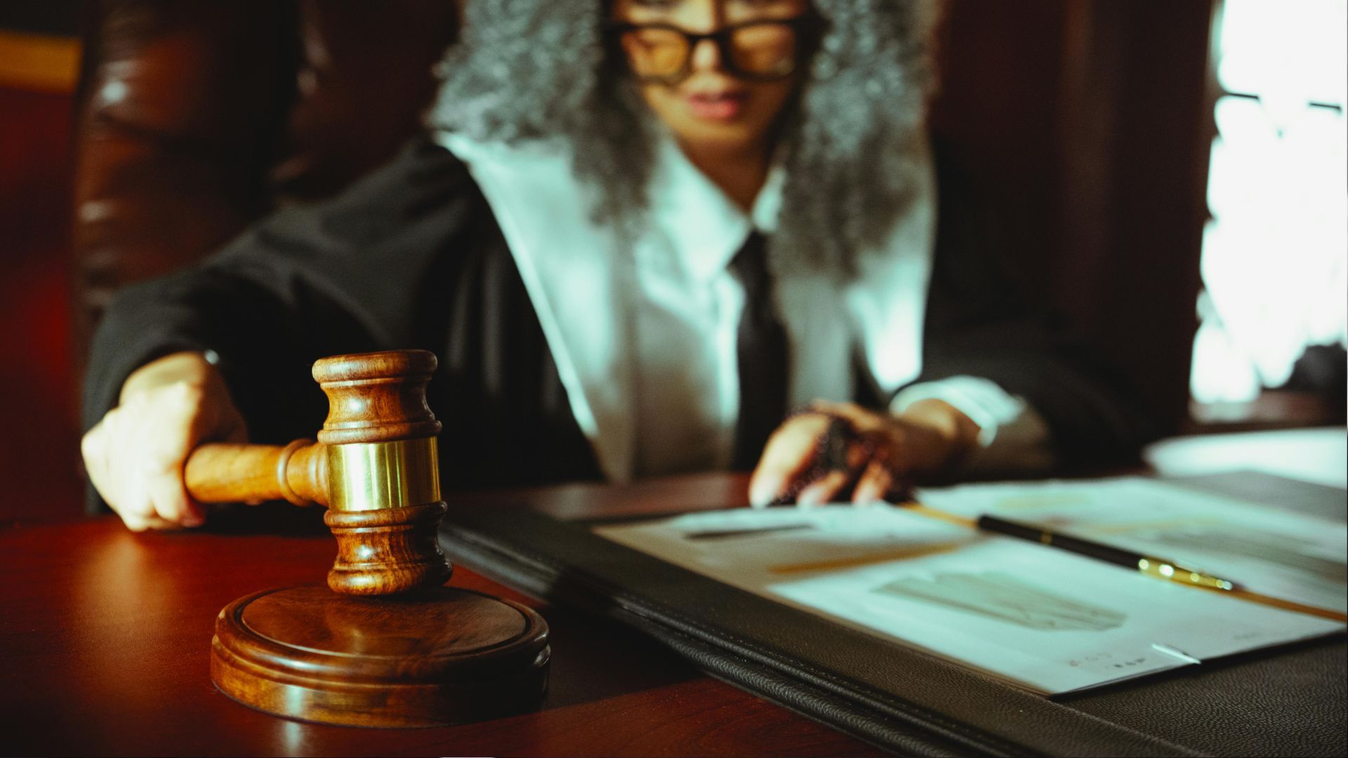 Неизвестные напали на судью в Днепре Неизвестные напали на судью в Днепре