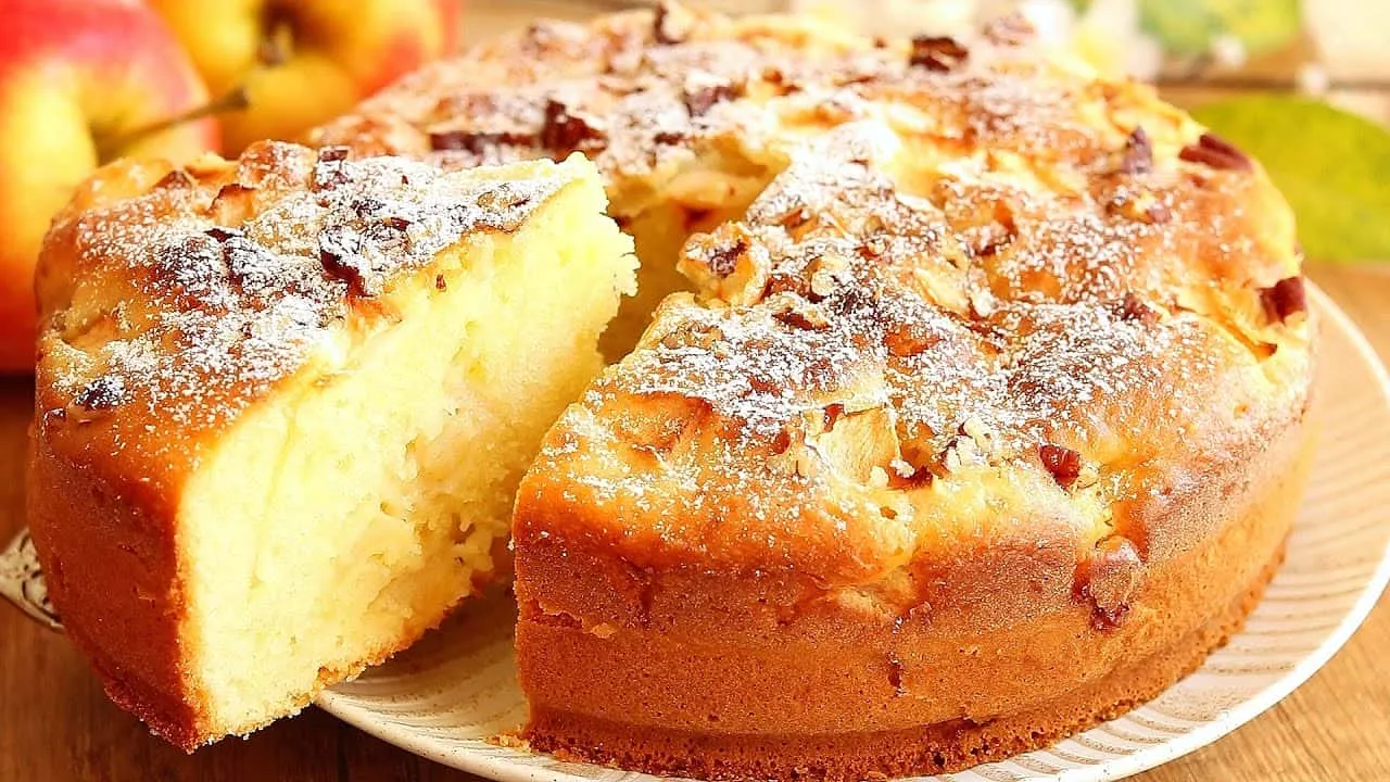 Пісний пиріг з яблуками