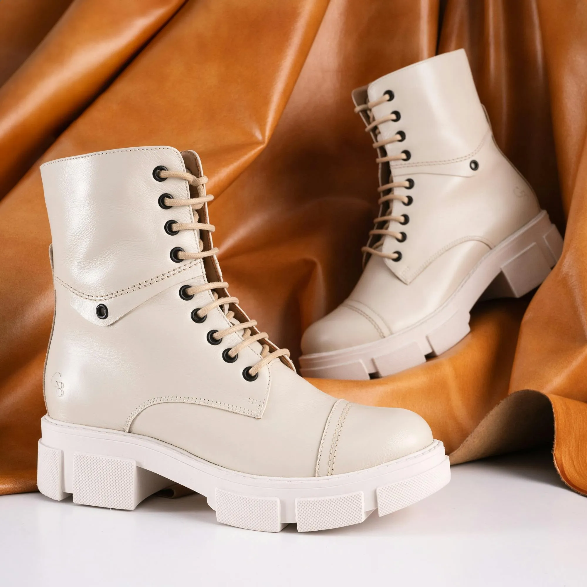 Простий метод уникнення поганого запаху з взуття / Фото Pinterest