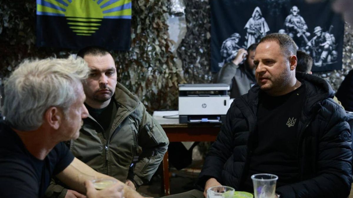 Шон Пенн приїхав з візитом на Донеччину