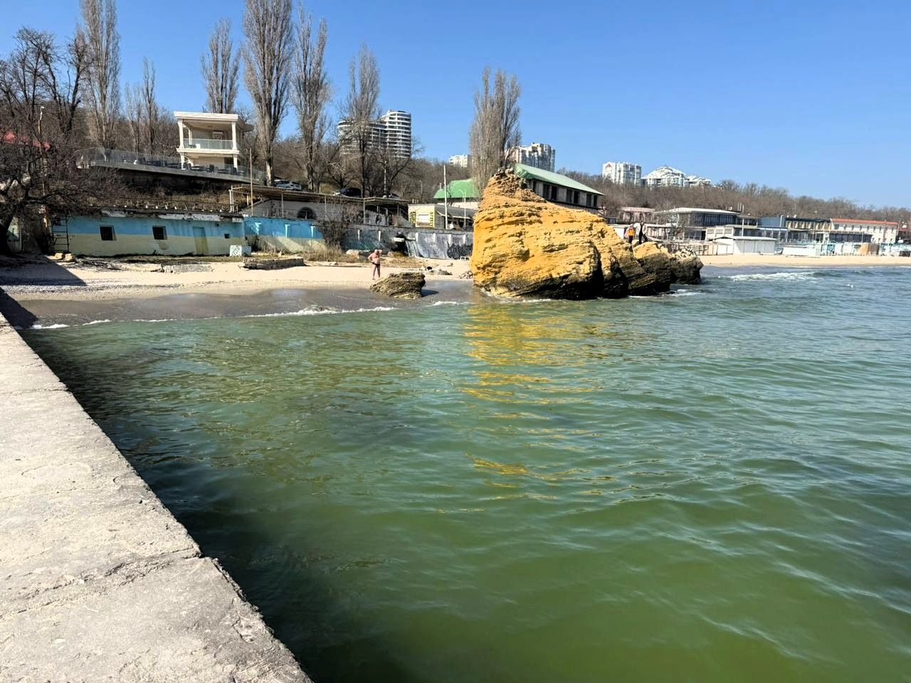 Масло на пляжах